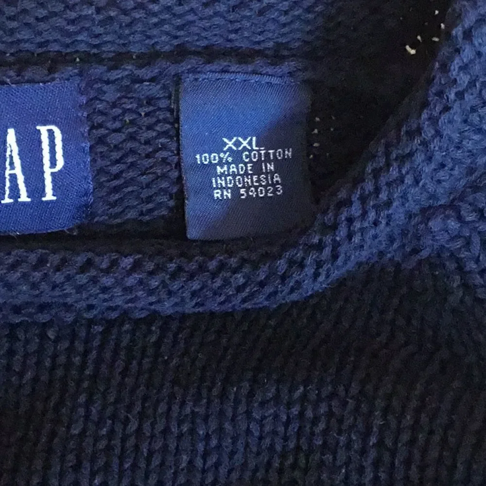 Heavy weight knit sweater by GAP in XXL
